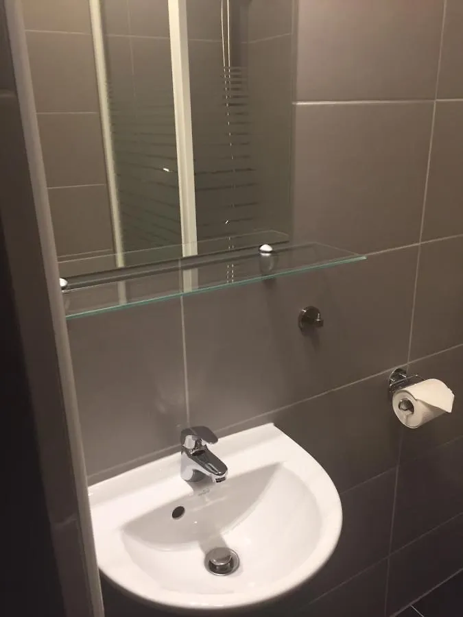 **  Hotel P&P V-V Ug Штутгарт Германия